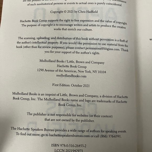 Books: Chris Hadfield’s “The Apollo Murders” and “An astronaut’s guide to life” - Picture 5 of 11